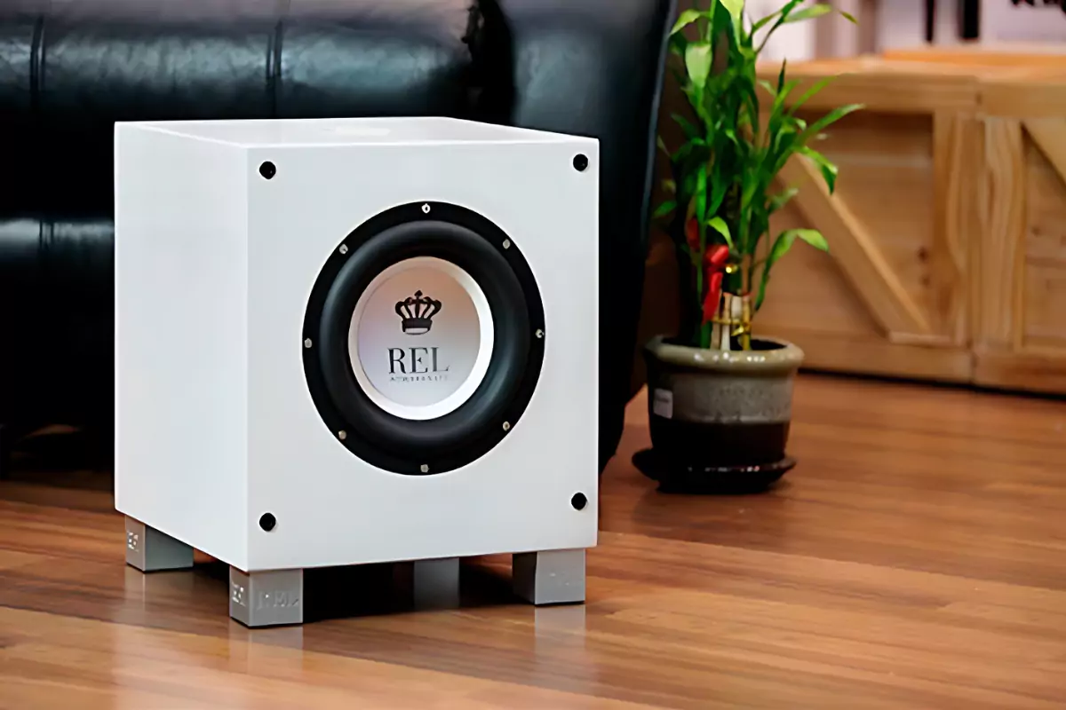 Rel subwoofer